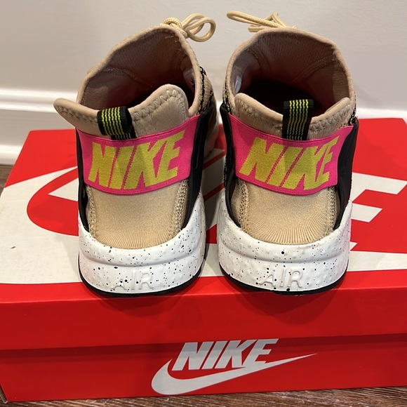 Air Huarache Run Ultra SI - Picture 6 of 9